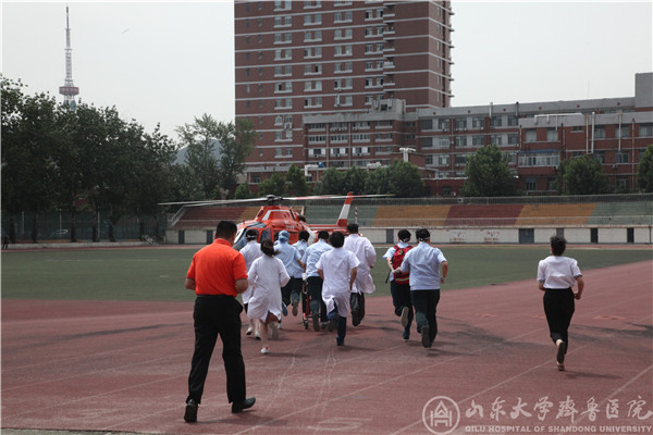 生命接力——心跳骤停患者直升机空中转运至我院救治